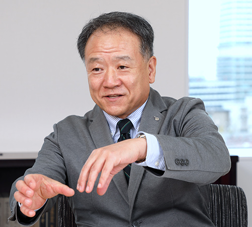 執行役員 技術本部長 井上 安弘(Inoue Yasuhiro)